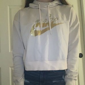 nike crop top hoodie